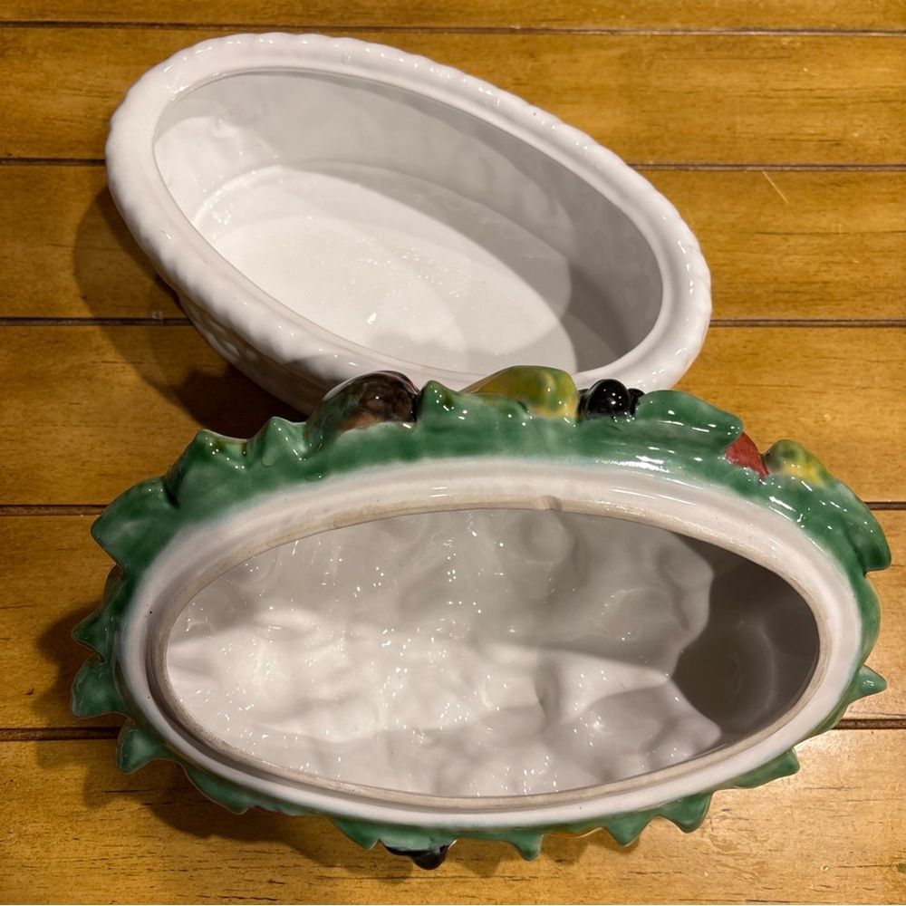 Vintage Bordallo Colorful Ceramic Fruit Basket w small defect (chip) rare find - Picture 3 of 16